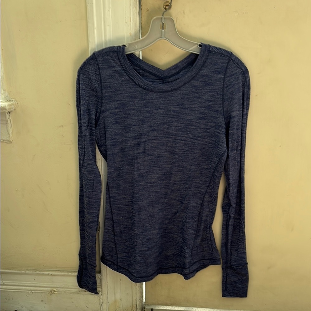 Lululemon women’s lightweight long sleeve training top